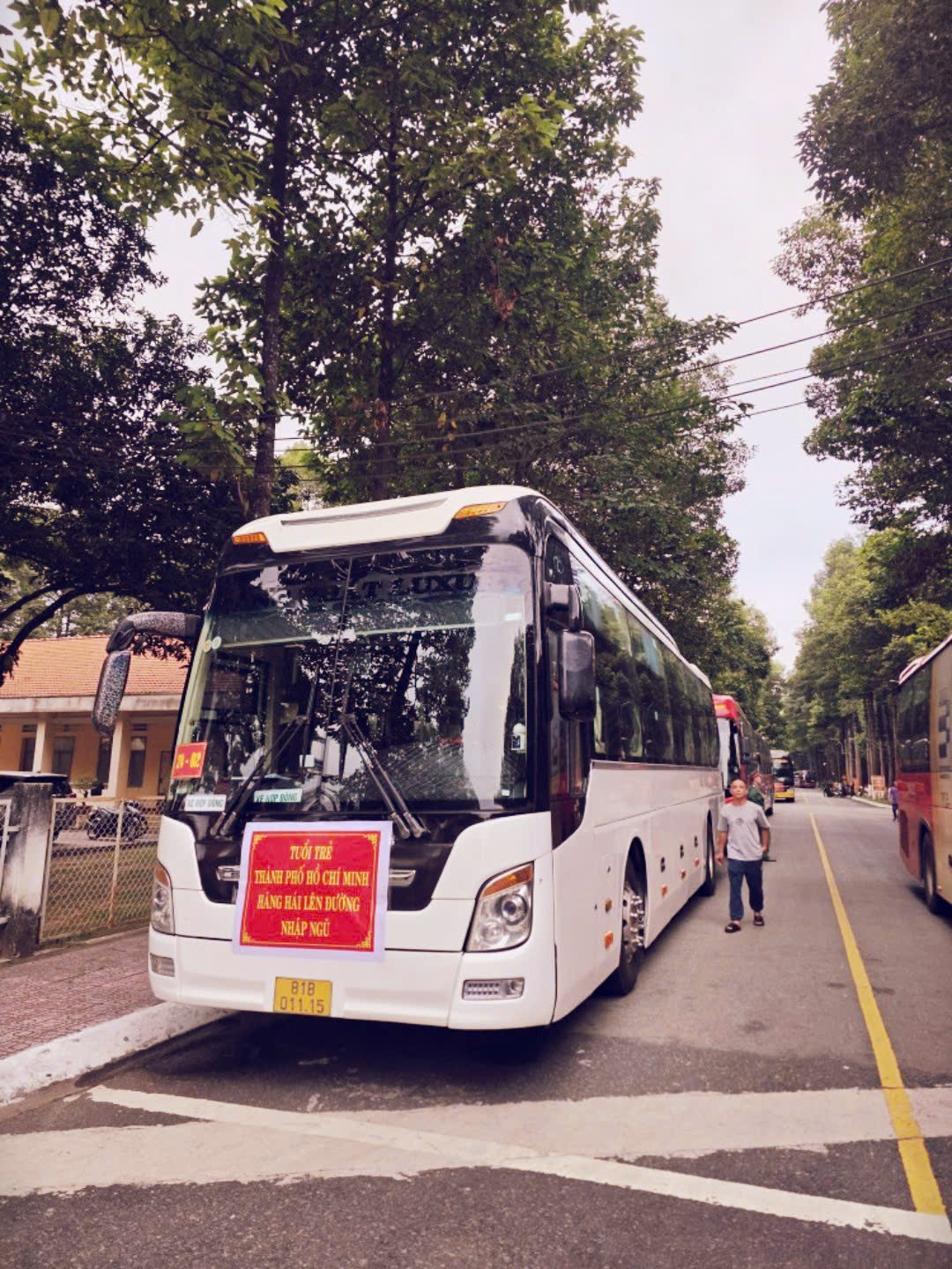 Tuổi trẻ TP.HCM hăng hái lên đường nhập ngũ